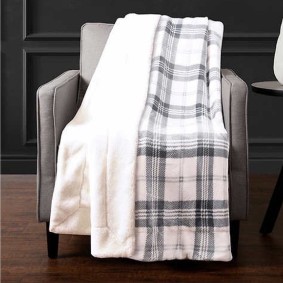 Life Comfort Bedding Life Comfort Ultimate Faux Fur Throw Gray